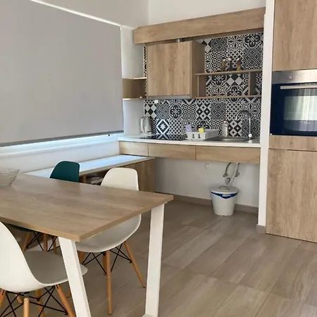 Aristotelia Gi Ikies - Poolside Retreats * Olympiada