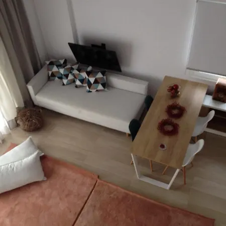 Aristotelia Gi Ikies - Poolside Retreats 올림피아다