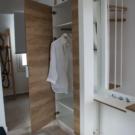 Aristotelia Gi Ikies - Poolside Retreats 올림피아다