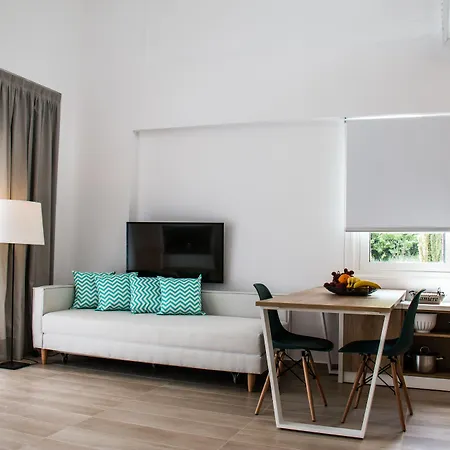 Aristotelia Gi Ikies - Poolside Retreats 아파트 *