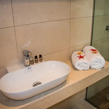 아파트 Aristotelia Gi Ikies - Poolside Retreats