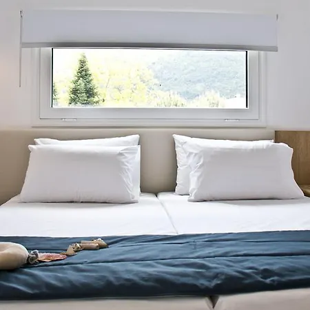 Aristotelia Gi Ikies - Poolside Retreats * 올림피아다