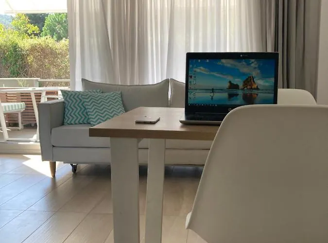 Aristotelia Gi Ikies - Poolside Retreats Apartament Olympiada