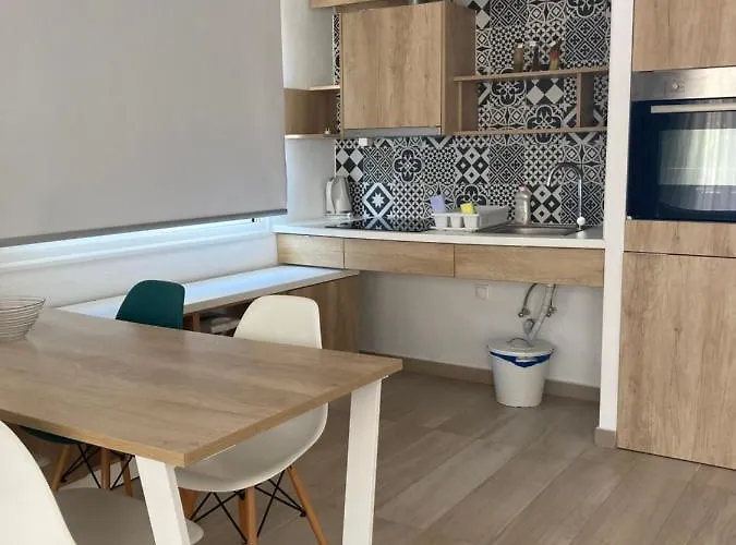 Aristotelia Gi Ikies - Poolside Retreats * Olympiada