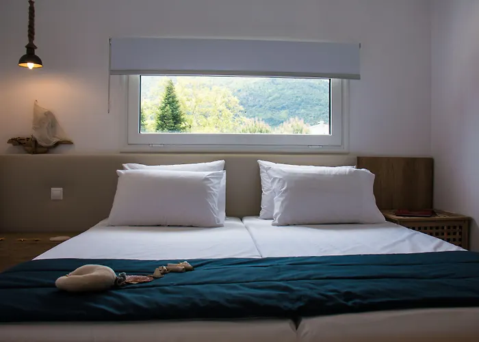 Aristotelia Gi Ikies - Poolside Retreats Apartament *