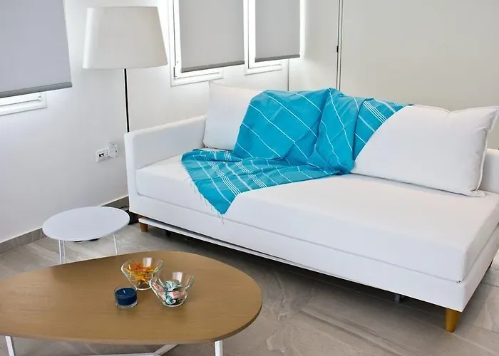 Aristotelia Gi Ikies - Poolside Retreats Apartament