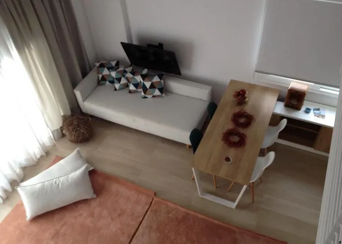 Aristotelia Gi Ikies - Poolside Retreats Olympiada