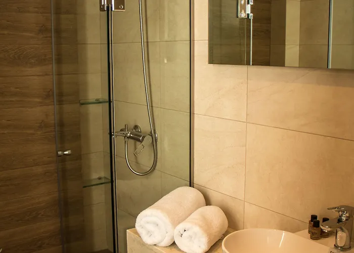 Aristotelia Gi Ikies - Poolside Retreats * Olympiada