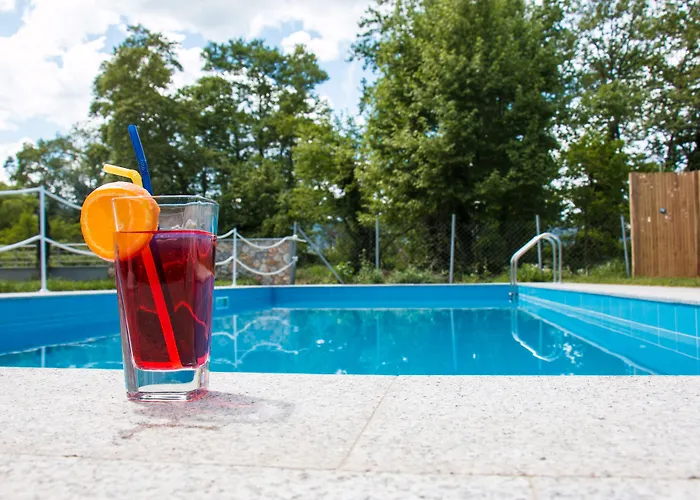 Aristotelia Gi Ikies - Poolside Retreats Apartament *