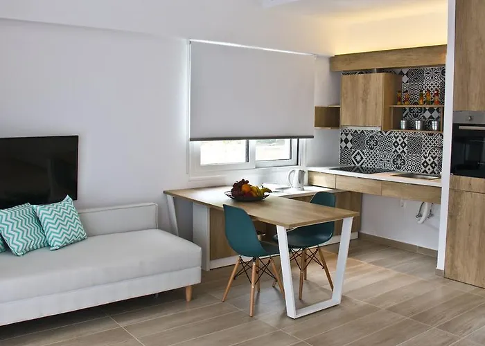 Aristotelia Gi Ikies - Poolside Retreats