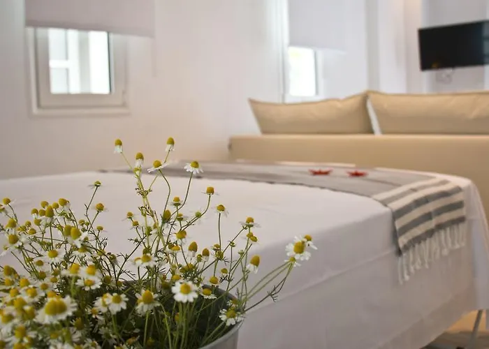 Aristotelia Gi Ikies - Poolside Retreats Apartament