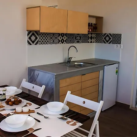 Apartamento Aristotelia Gi Ikies - Poolside Retreats