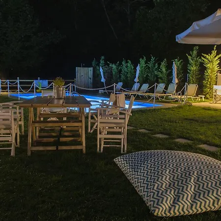 Aristotelia Gi Ikies - Poolside Retreats Olympiada